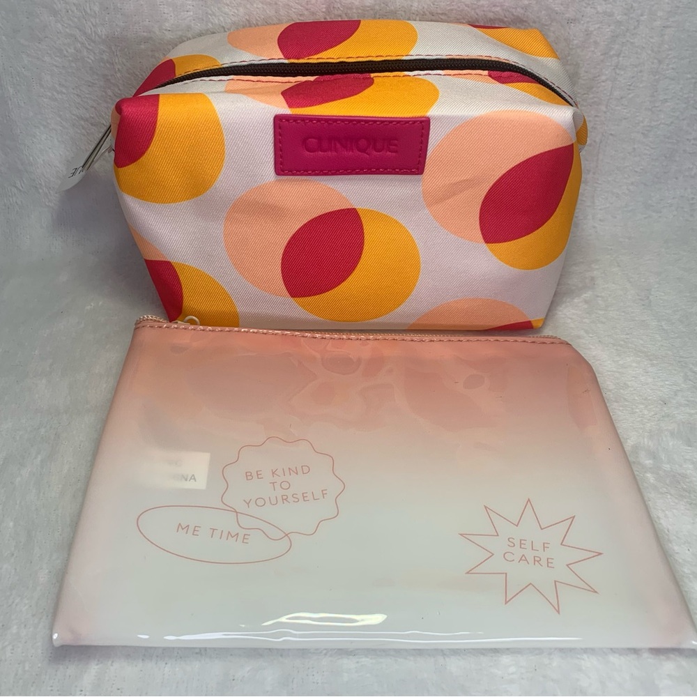 Clinique multi-coloured makeup bag with a pink tone #makeupbag